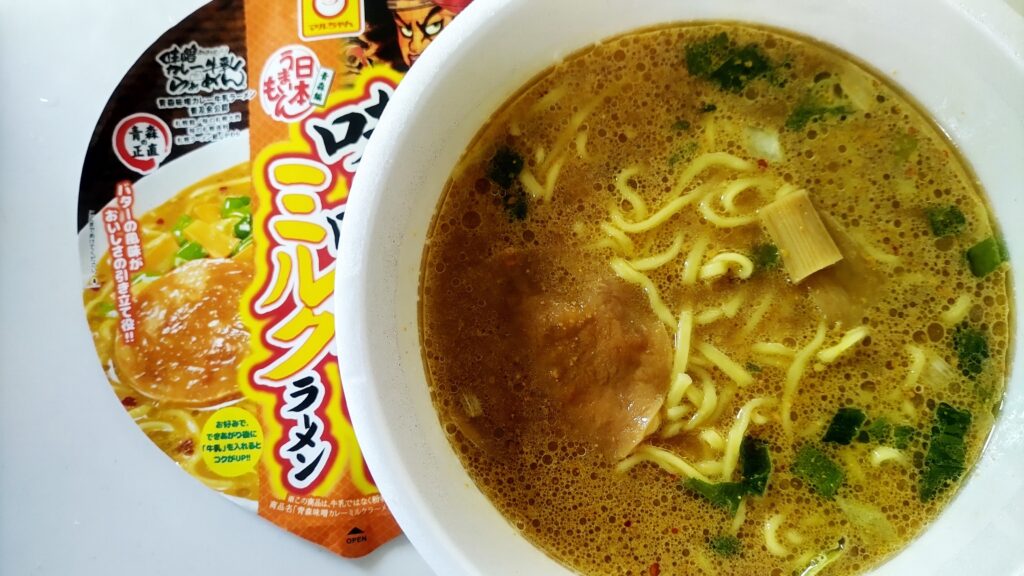 カップ麺「味噌カレーミルクラーメン」